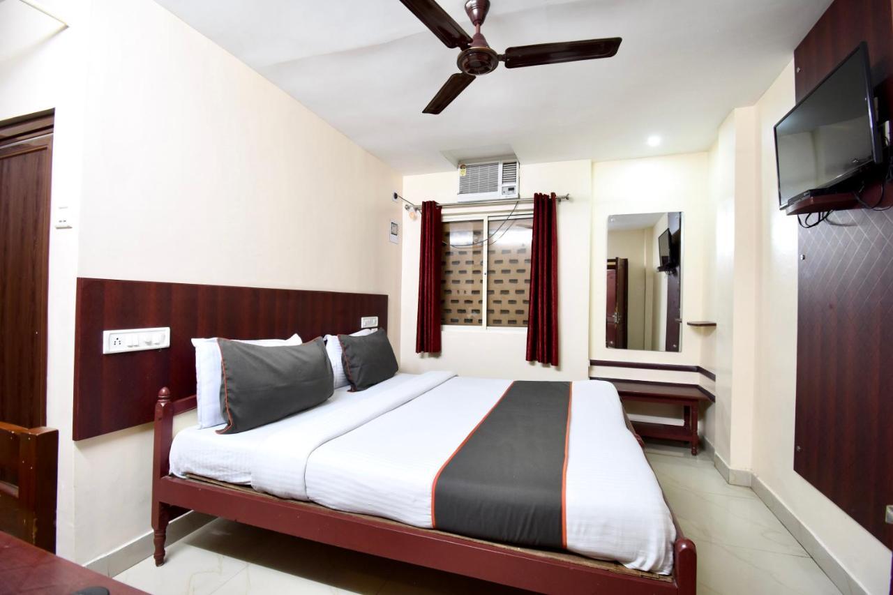 Hotel Rajdhani Бхубанешвара Экстерьер фото