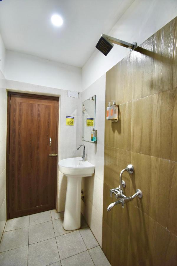 Hotel Rajdhani Бхубанешвара Экстерьер фото