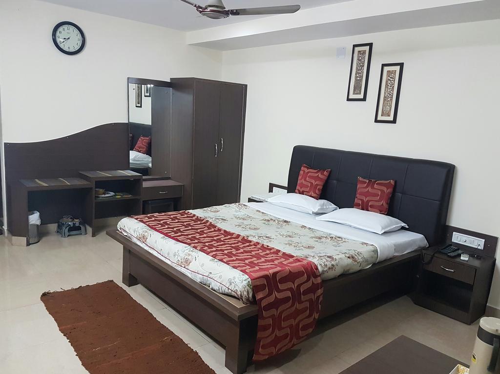 Hotel Rajdhani Бхубанешвара Экстерьер фото