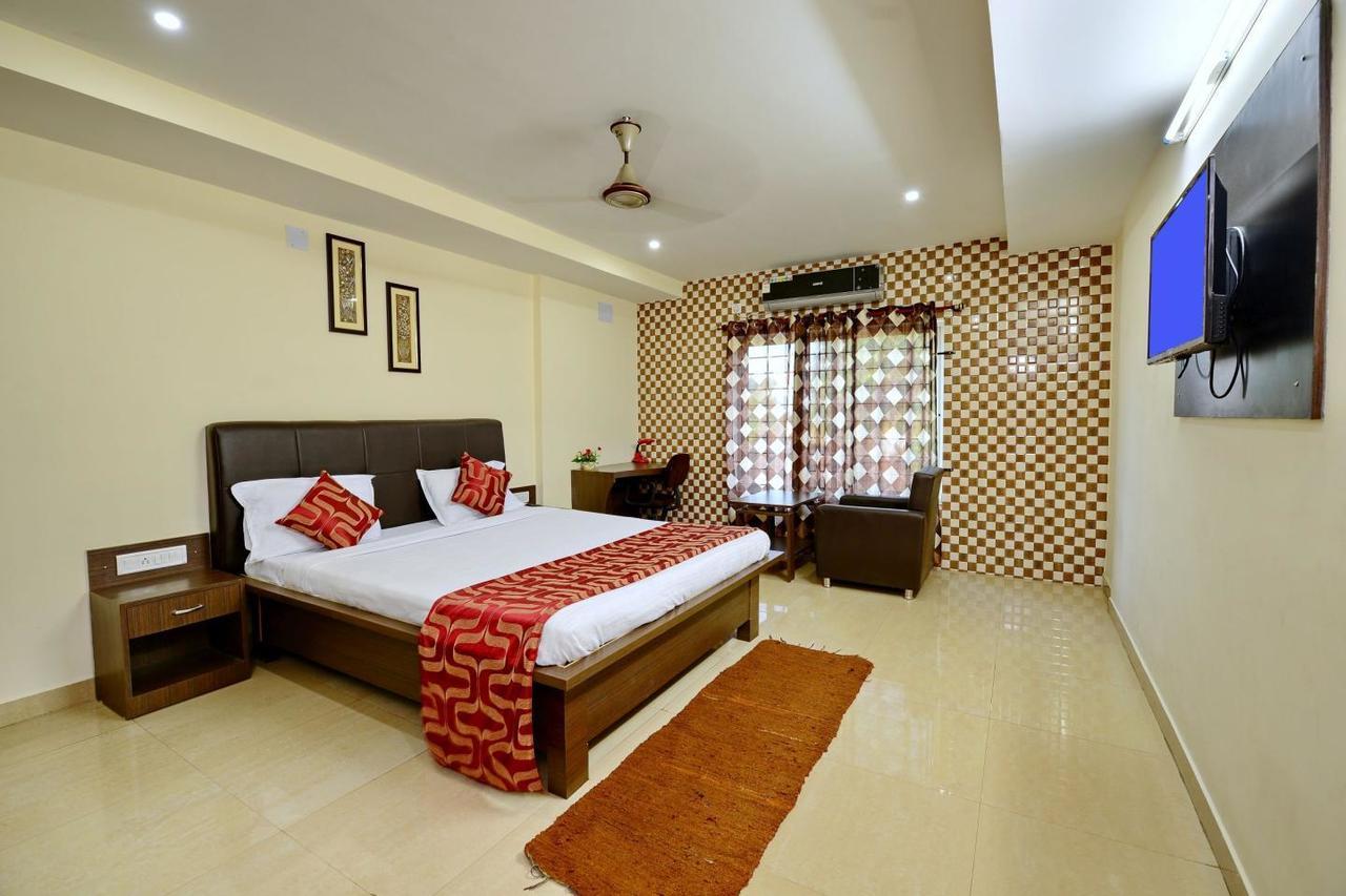 Hotel Rajdhani Бхубанешвара Экстерьер фото